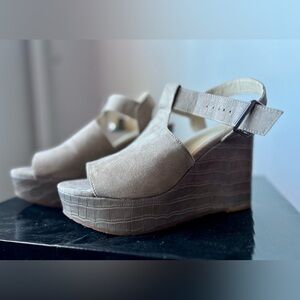 Chic Beige Wedge Sandals